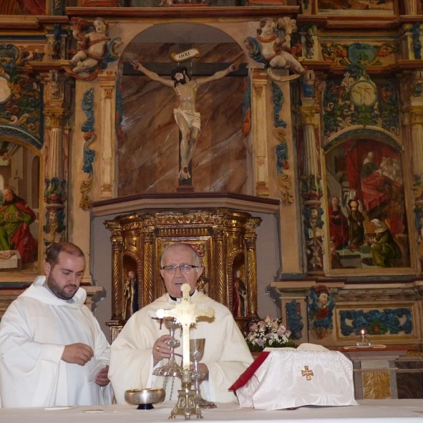 Eucaristía y unción en la iglesia de Villarrín