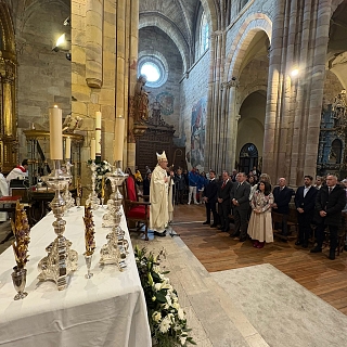 Benavente celebra la Veguilla con una llamada a ser bálsamo y esperanza