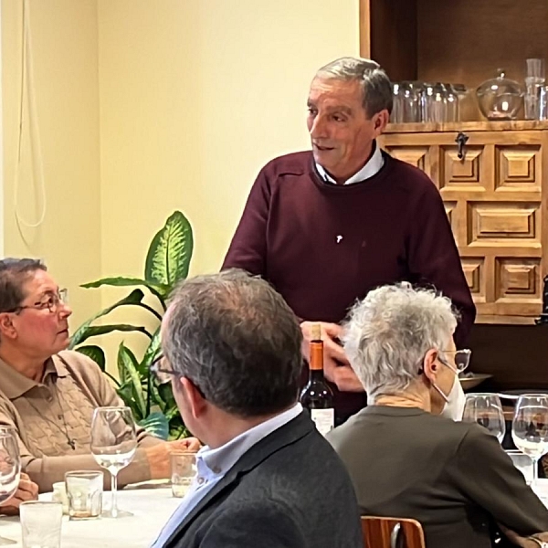 Profesores de religión celebran un día de formación y convivencia con sus compañeros jubilados