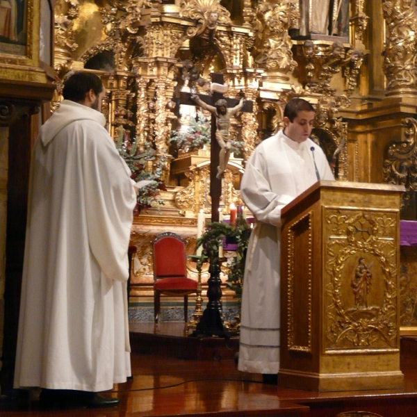 El obispo preside la vigilia de la Inmaculada en la iglesia de San Torcuato