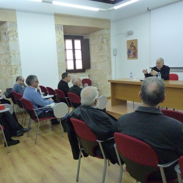 Charla de D. Julián López: “La liturgia como fuente de vida espiritual en la vida de los sacerdotes”