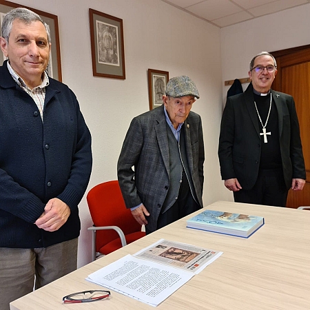 Herminio Ramos dona a la diócesis buena parte de su biblioteca particular