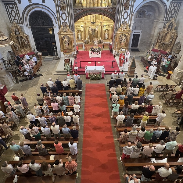 San Ildefonso celebra a San Pedro con una histórica procesión por el casco antiguo