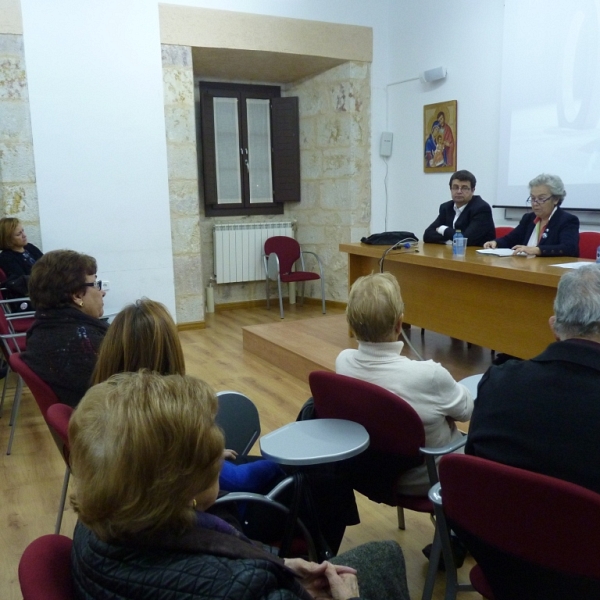 Charla de la presidenta de Manos Unidas