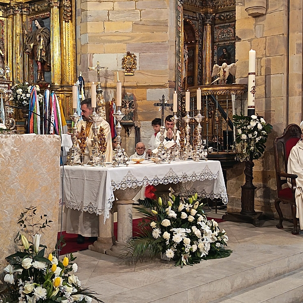 Benavente celebra la Veguilla con una llamada a ser bálsamo y esperanza