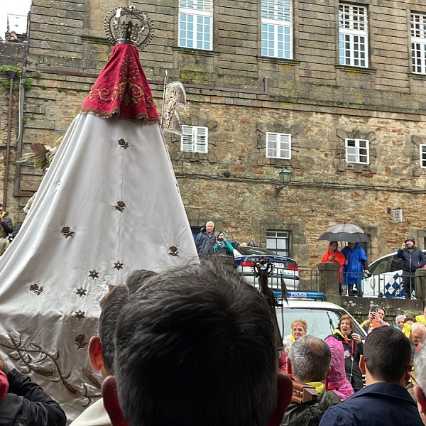 Medio millar de zamoranos en Santiago acompañando a la Virgen de la Concha