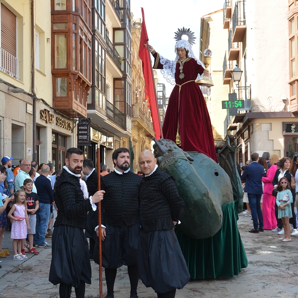 Un Corpus que dejó pequeña la Catedral