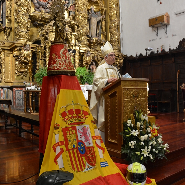 El obispo preside la eucaristía de la Virgen del Pilar, patrona de la Guardia Civil