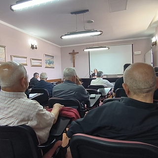 La priora de las carmelitas de Toro ofrece una meditación al clero diocesano