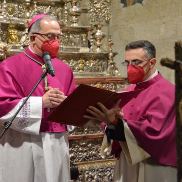 Toma de posesión del nuevo deán y los canónigos