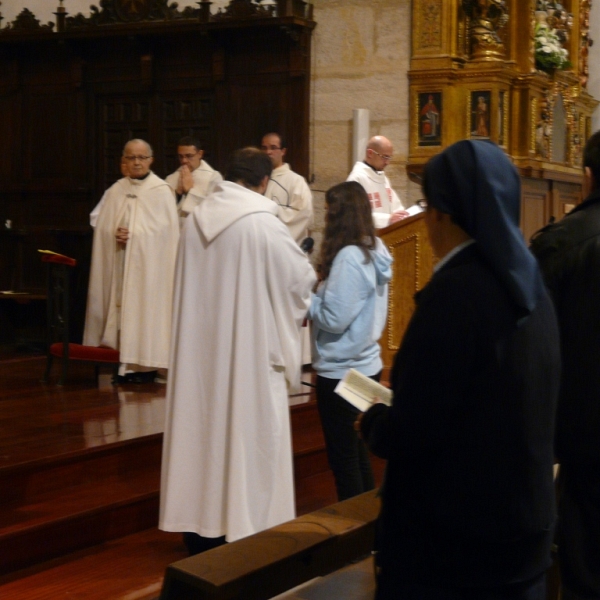 El obispo preside la vigilia de la Inmaculada en la iglesia de San Torcuato