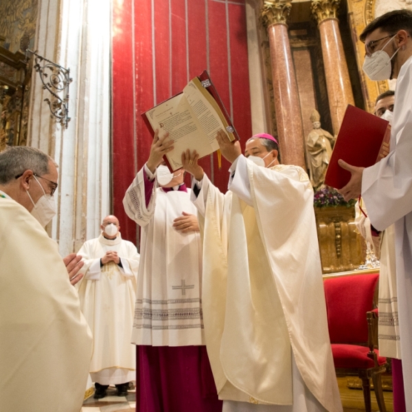 Ordenación y toma de posesión de don Fernando