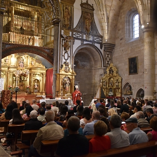 Treinta y tres adultos reciben el don del Espíritu en Pentecostés