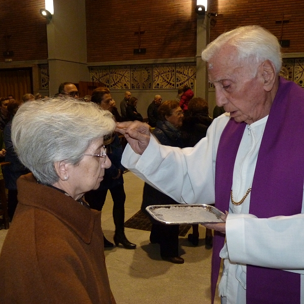 Imposición de la ceniza en Cristo Rey