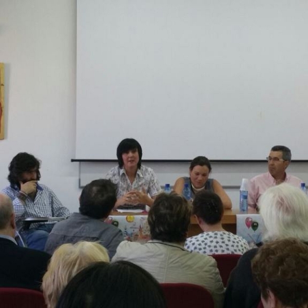 Mesa redonda en la Casa de la Iglesia