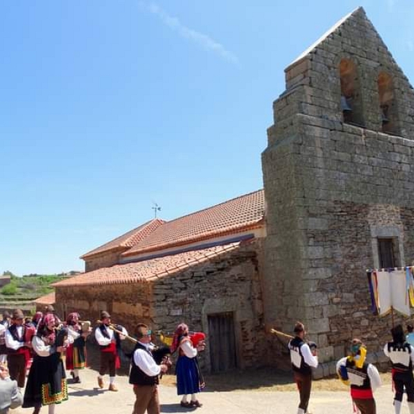 Losacio de Alba y Muga de Alba reciben al obispo