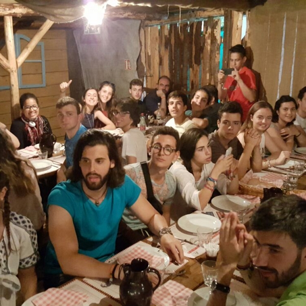 Cena con los españoles