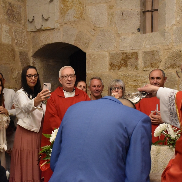 Treinta y tres adultos reciben el don del Espíritu en Pentecostés