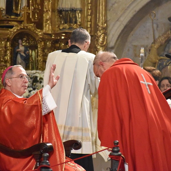 Treinta y tres adultos reciben el don del Espíritu en Pentecostés