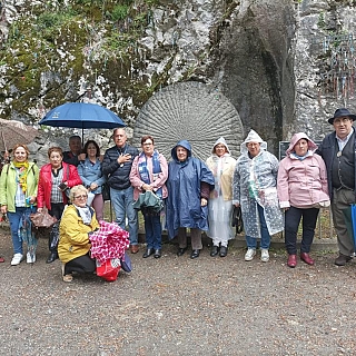 La Hermandad Ferroviaria Católica peregrina con su consiliario a Lourdes