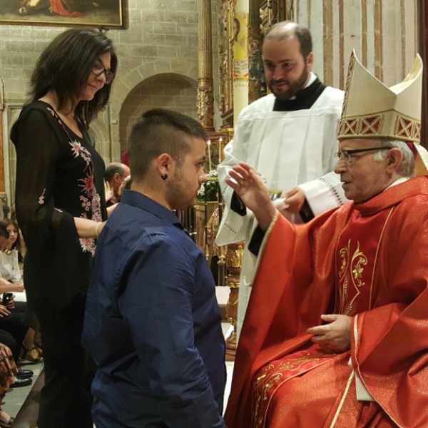 Vigilia de Pentecostés y confirmaciones de adultos