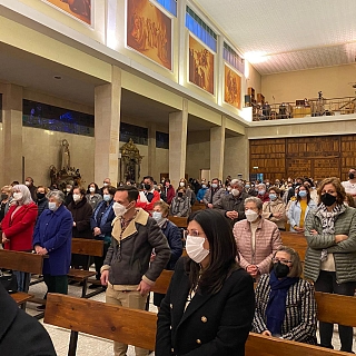 El obispo preside el primer día del triduo del Cristo de la Salud en Benavente