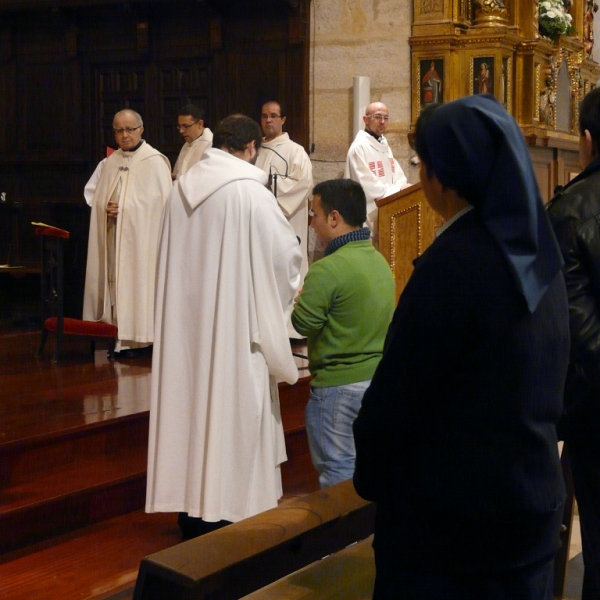 El obispo preside la vigilia de la Inmaculada en la iglesia de San Torcuato