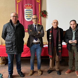 Obispado y Ayuntamiento de Villalpando firman un convenio para la conservación de Santa Mª