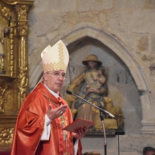 Treinta y tres adultos reciben el don del Espíritu en Pentecostés