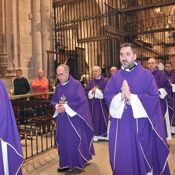 Zamora se despide de Uriarte con la celebración de la misa en la catedral