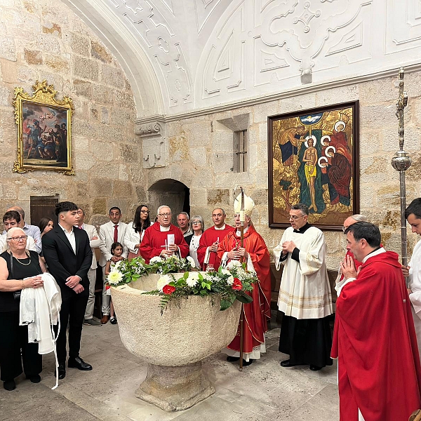 Treinta y tres adultos reciben el don del Espíritu en Pentecostés