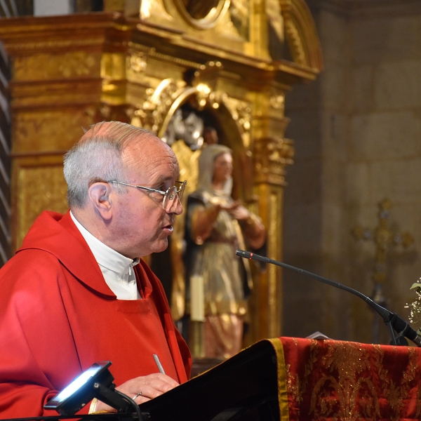 Treinta y tres adultos reciben el don del Espíritu en Pentecostés
