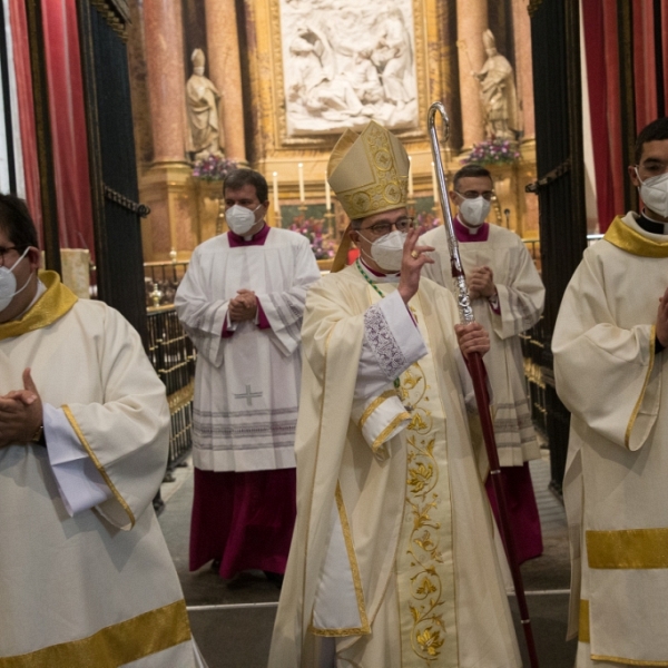 Ordenación y toma de posesión de don Fernando