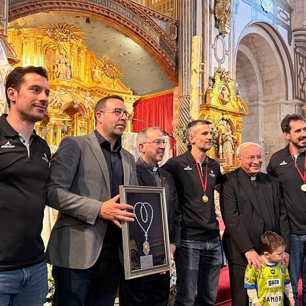 El Obispo felicita al Balonmano Zamora y destaca “la fuerza de los sueños compartidos”