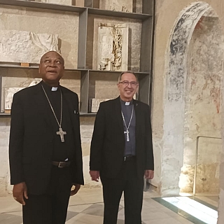 Mons.Onaiyekan, candidato al Nobel de la Paz, visita la Diócesis