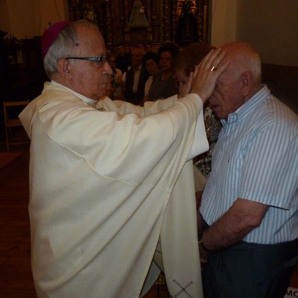 Eucaristía y unción en la iglesia de Villarrín