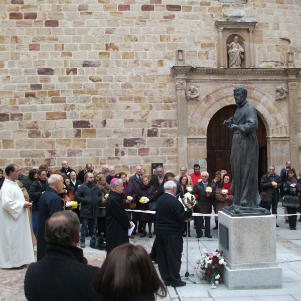 Misa y ofrenda floral a San Alfonso de Zamora