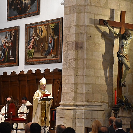 Fernando Valera preside en San Vicente la eucaristía de los Santos Ángeles Custodios