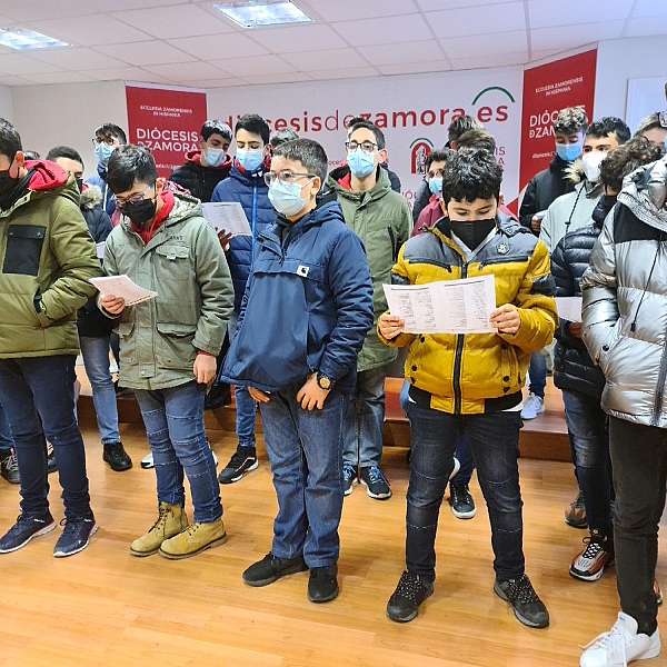 Los seminaristas felicitan la Navidad