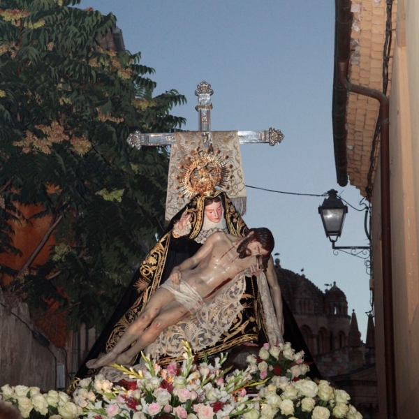 Procesión de Nuestra Madre coronada