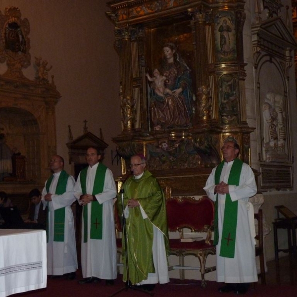 Conferencia de Luis Ventura y eucaristía