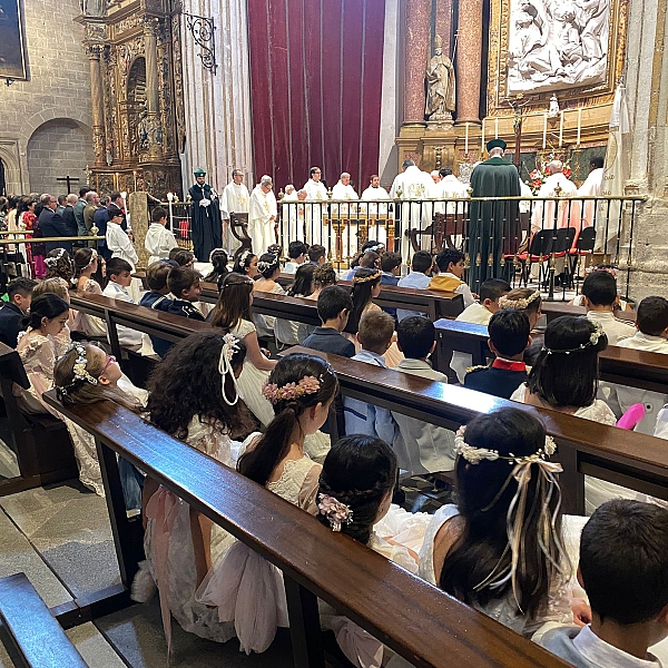 El Corpus transforma las calles de Zamora en un altar de fe