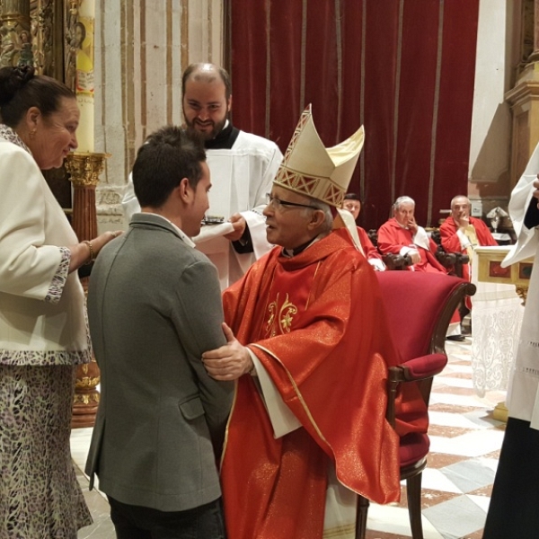 Vigilia de Pentecostés y confirmaciones de adultos