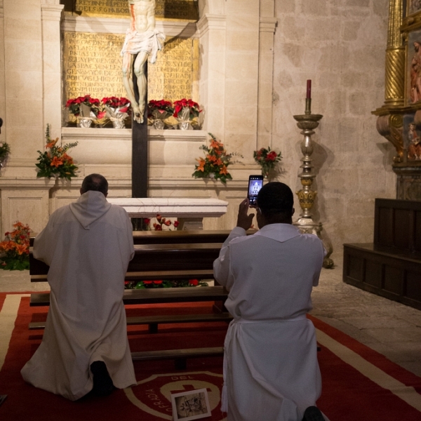 Ordenación y toma de posesión de don Fernando