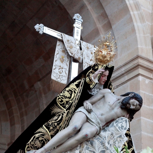 Procesión de Nuestra Madre coronada