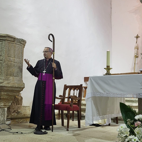 Sayago arropa al obispo en el inicio de la visita pastoral