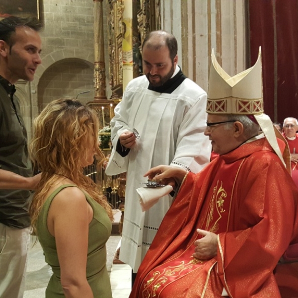 Vigilia de Pentecostés y confirmaciones de adultos