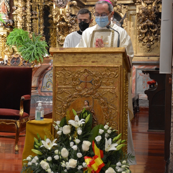 El obispo preside la eucaristía de la Virgen del Pilar, patrona de la Guardia Civil