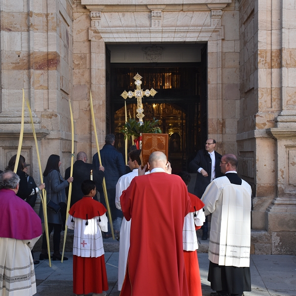 El obispo, Fernando Valera llama a Zamora a entrar en la Semana Santa con esperanza y caridad
