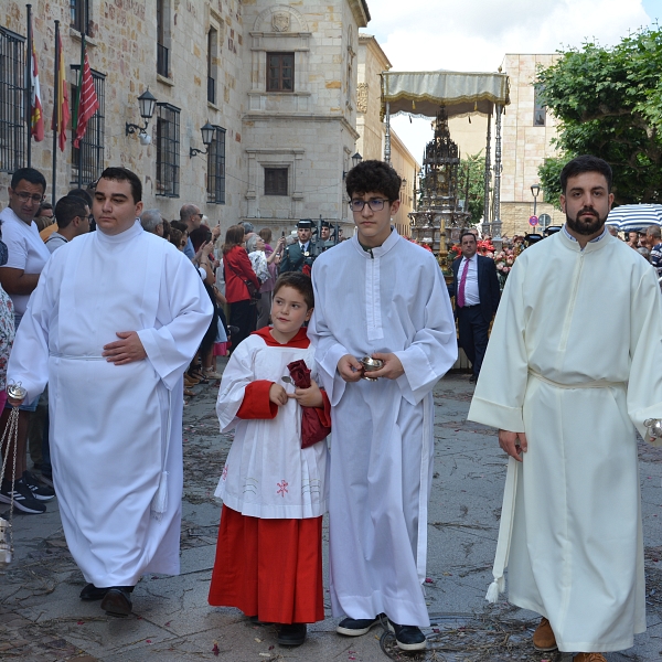 Un Corpus que dejó pequeña la Catedral